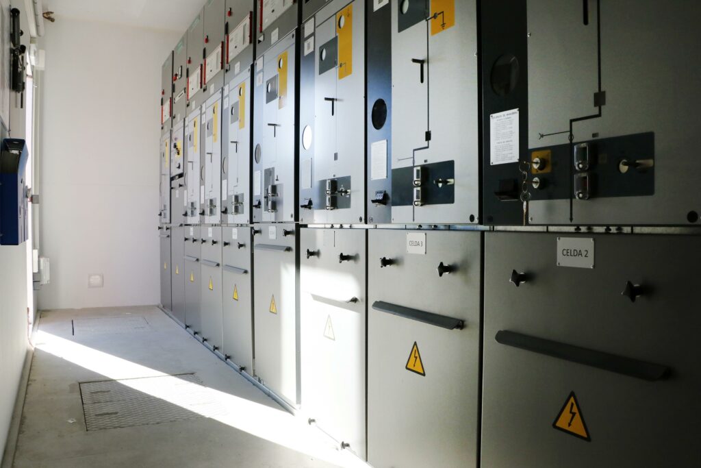 Primary distribution switchgears